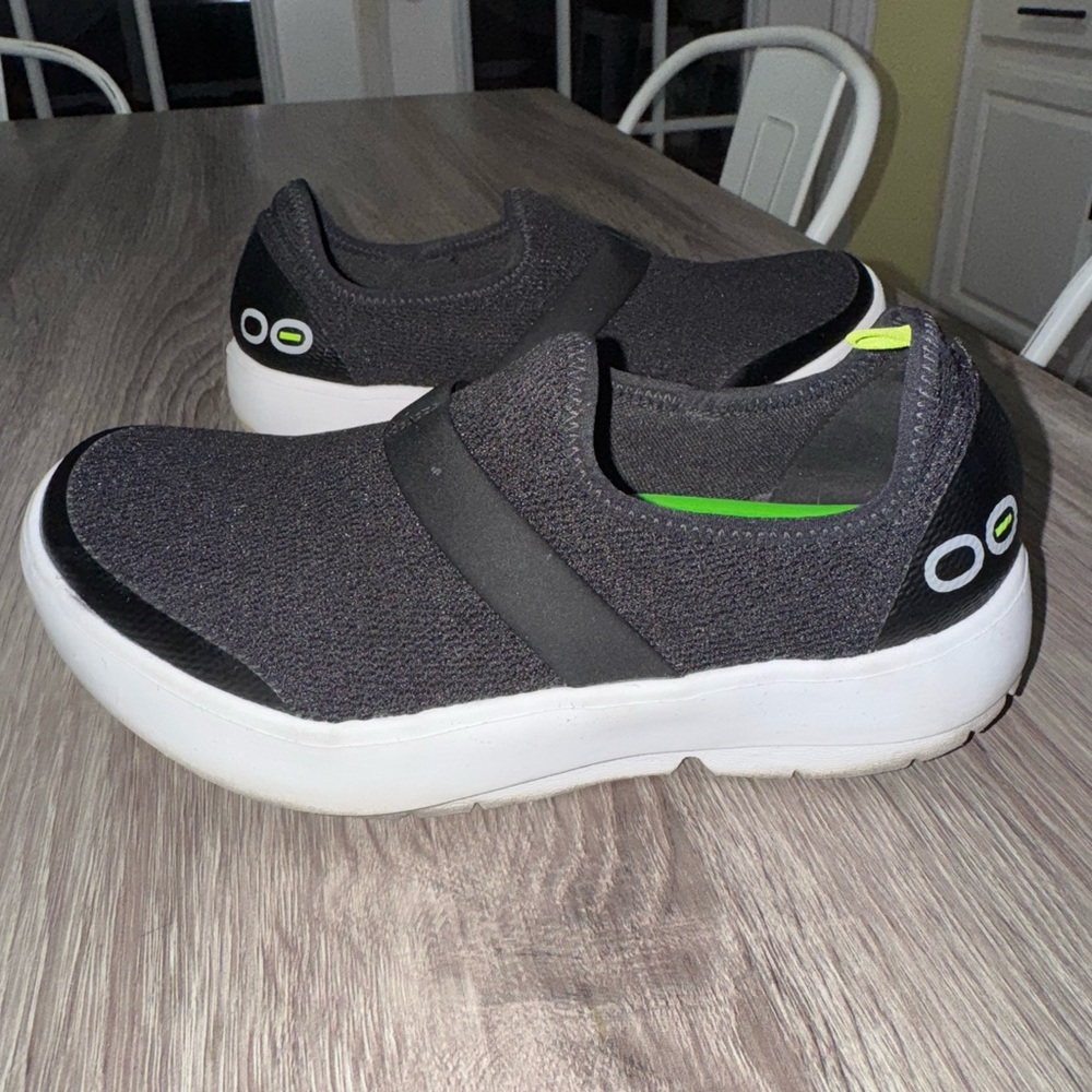 Oofos Black Slip-On Shoes W6 EU37